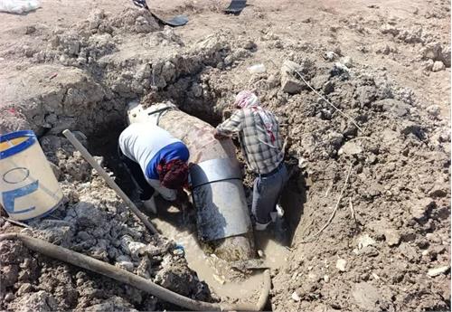 تعمیر فوری شکستگی خط انتقال آب در روستای کوت شنوف