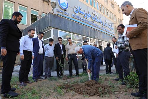 کاشت نهال در شرکت آب وفاضلاب خوزستان به مناسبت روز درختکاری