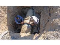 جلوگیری از هدررفت آب در بندر امام خمینی با رفع شکستگی لوله