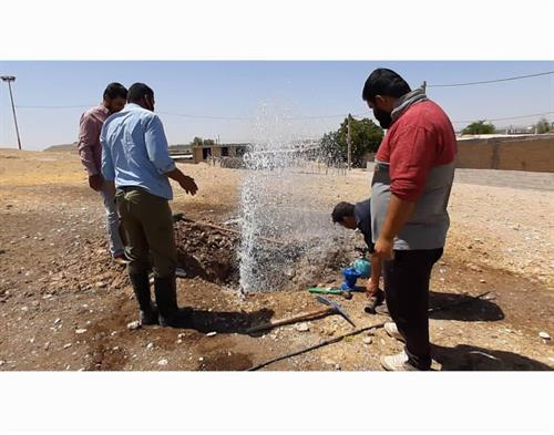 شیر هوا در شبکه توزیع آب روستای قلعه مختار اندیمشک نصب شد