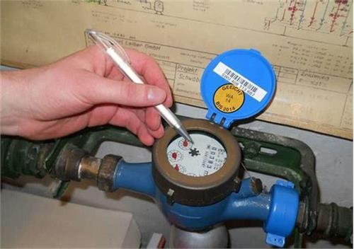 تعویض و نصب ۶۵۱ کنتور آب در بندر امام خمینی(ره)