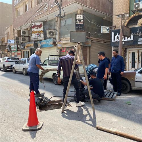 لایروبی و شستشوی بیش از ۱۹ کیلومتر از شبکه فاضلاب آبادان و رفع ۷۱۱۲ انسداد در منطقه آبادان طی پاییز 1404