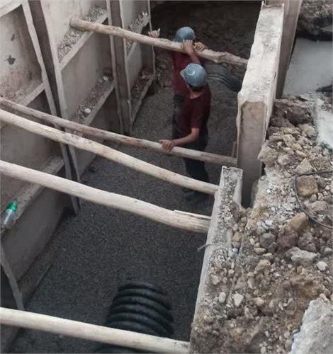 اجرای کلکتور خروجی فاضلاب کوی وحدت آبادان با هدف توسعه شبکه فاضلاب