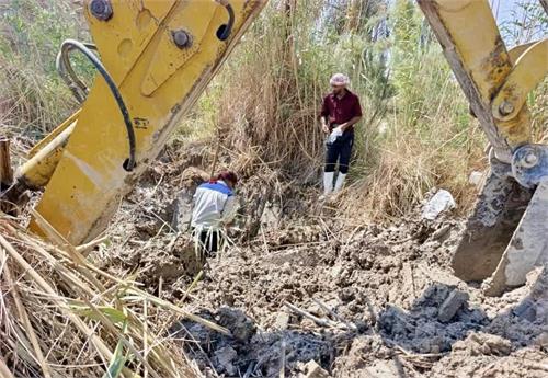 تعمیر شکستگی لوله و جمع‌آوری انشعاب غیرمجاز در روستای عفادله